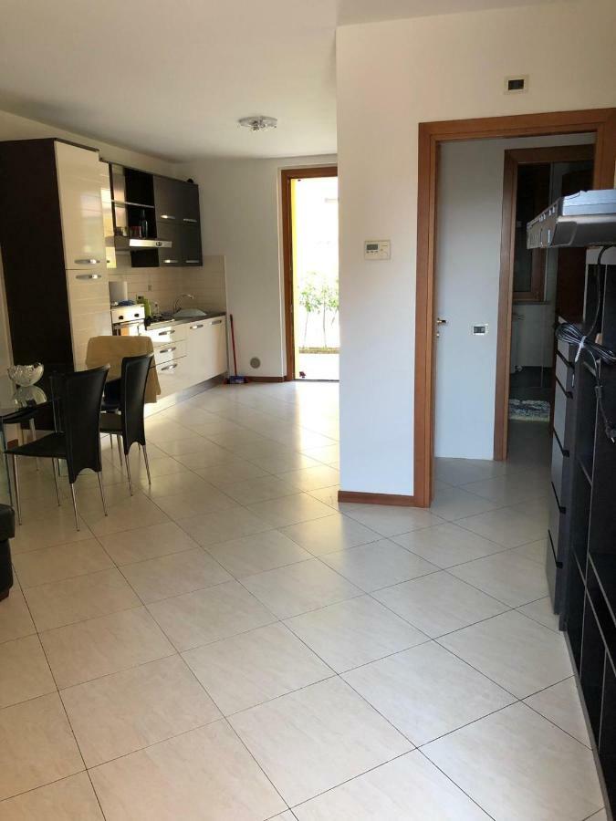 Trilocale In Villetta Piano Terra Indipendente Osio Sotto Bagian luar foto